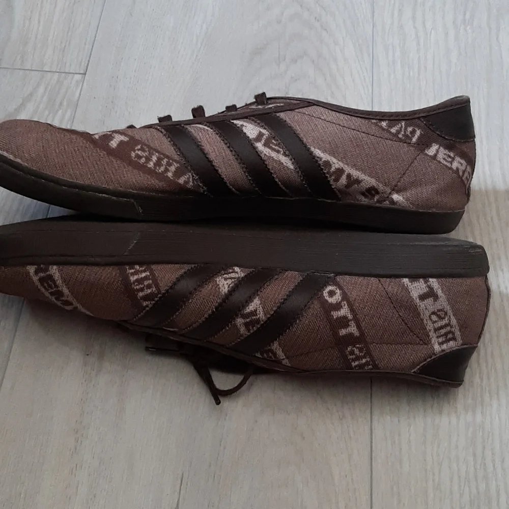 Jeremy scott Adidas runners size 9 men's - Picture 7 of 8